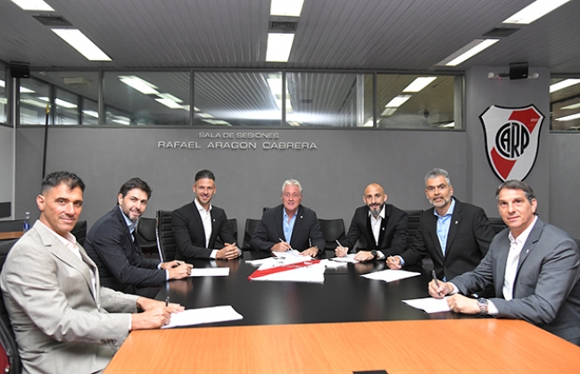 River Plate: El cuerpo técnico de Demichelis firmó el contrato con el club