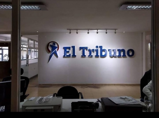 A los trabajadores del diario El Tribuno y Radio Salta, les proponen el 50% de indemnización y en cuotas