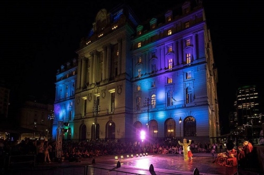 Tributo a Queen, Virus, Rock, Pop: Un Mega Concierto Gratis y al aire libre en Puerto Madero