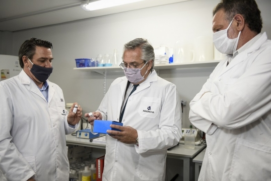 Alberto Fernández recorrió los laboratorios de la Universidad de San Martín donde se desarrolló el suero hiperinmune anti COVID-19