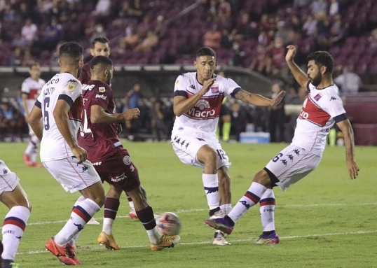 Copa de la Liga Profesional de Fútbol: Lanús igualó 0-0 frente a Tigre
