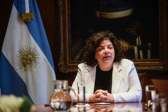 Carla Vizzoti afirmó que es &quot;inevitable que la variante Ómicron se siga propagando y llegue a la Argentina&quot;