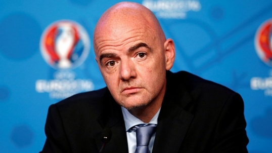 El presidente de FIFA, Gianni Infantino, se reunirá el próximo lunes 18 con el titular de AFA, Claudio Tapia,
