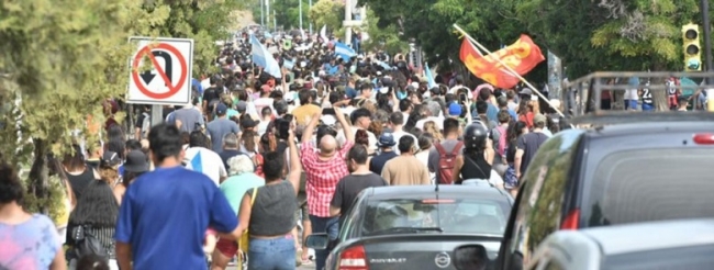 Chubut: Marcharon de forma pacífica contra la ley de Zonificación Minera