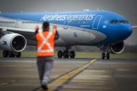 Gremios aeronáuticos denuncian vaciamiento de Aerolineas Argentinas y la «destrucción de trabajo argentino»