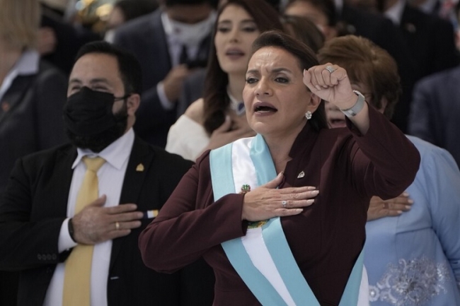 Honduras: Xiomara Castro asumió como presidenta, y es la primera mujer en llegar a ese cargo