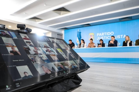 Intendentes de todo el país organizan la marcha para acompañar a Cristina a Comodoro PY