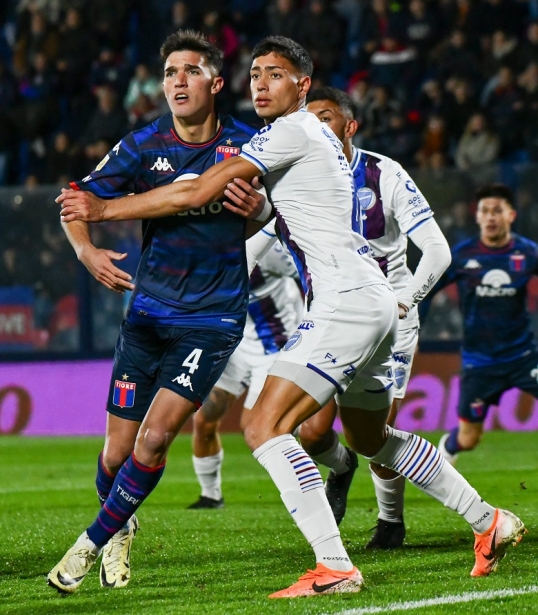 Liga Profesional de Fútbol: Godoy Cruz venció a Tigre, en el cierre de la décima fecha