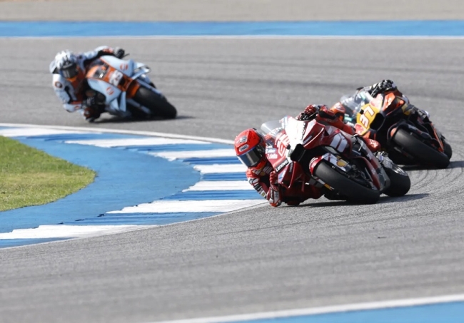 Gran Premio de Tailandia de MotoGP: El español Pedro Acosta gana la carrera sprint