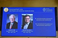 Premio Nobel de economía 2026 para Robert Hall y Michael Woodford
