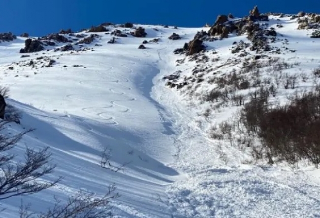 Bariloche: Una avalancha en el cerro Catedral alcanzó a una persona