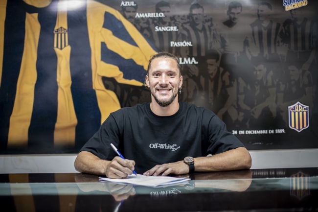 Rosario Central: El arquero Jeremías Ledesma firmó su contrato con el club