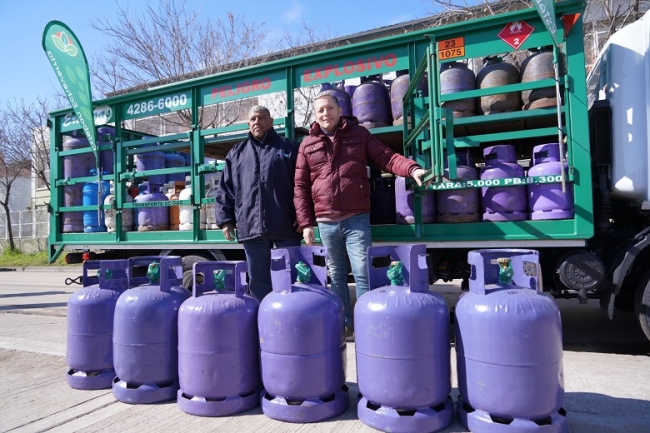 Esteban Echeverría: Fernando Gray recorrió el operativo municipal de recarga de garrafas a precio social