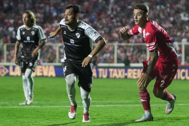 Liga Profesional de Fútbol: Unión enfrenta a Platense en Vicente López