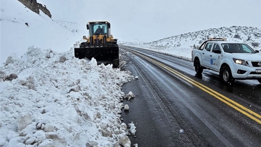 Chubut: Realizan caravanas guiada para los varados en las rutas por la emergencia climática
