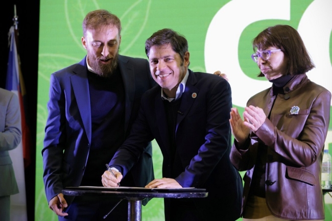 Kicillof firmó un convenio para finalizar la construcción de 80 viviendas que fueron paralizadas por el Gobierno Nacional en Budge