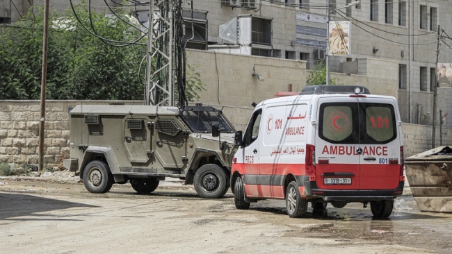 Cisjordania: «Las fuerzas israelíes siguen obstruyendo el acceso a las instalaciones sanitarias, e incluso atacando ambulancias»