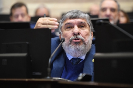 José Mayans: «Vetar la recomposición de las jubilaciones está alineado totalmente con una persona que dice cosas incoherentes»