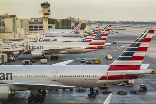 Por la cancelación de varios vuelos de American Airlines en los EE.UU, un millar de argentinos se encuentran varados