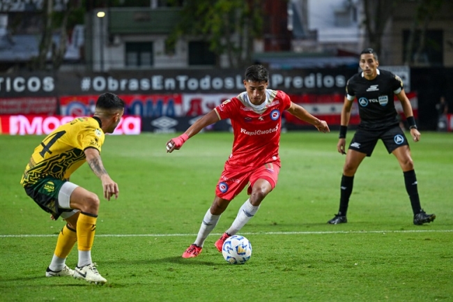 Copa Argentina: Aldosivi enfrenta a Argentinos Juniors, por un lugar en los cuartos de final