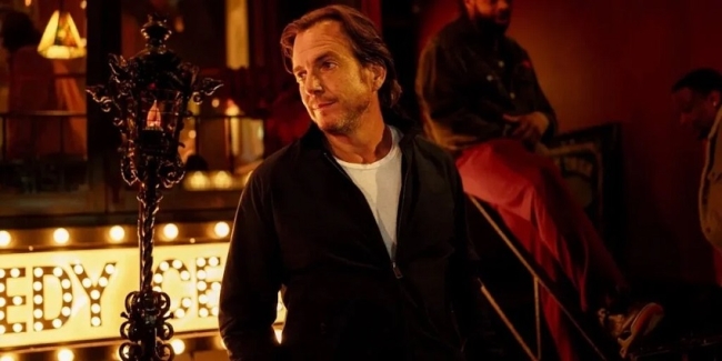 Se estrena la película «¿Está funcionando esto?», con Laura Dern, Will Arnett