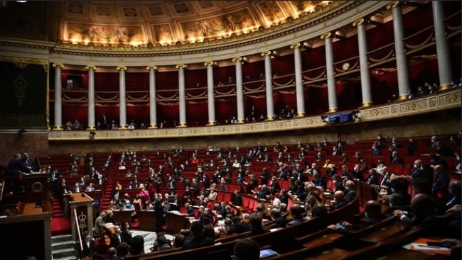 Francia: El Parlamento aprobó el pase de vacunación que implicará restricciones a la actividad de los no inmunizados