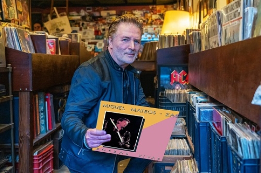 Miguel Mateos celebra el 40 aniversario de "Rockas Vivas" en el Teatro Argentino de La Plata