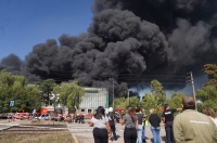 Se incendió una fábrica en Francisco Álvarez