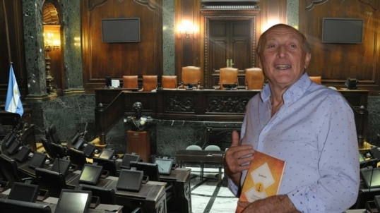 Una legisladora del PRO propuso homenajear a Eduardo Kovalivker
