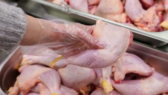El pollo superó a la carne vacuna en consumo por primera vez