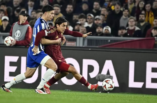 Europa League: Con goles de Dybala, la Roma venció al Porto