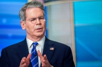 Scott Bessent admite que ayudó a provocar las protestas en Irán