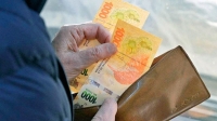 Los salarios en mayo aumentaron un 1,8% y anotaron su octava caída en nueve meses