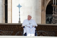 Por el fallecimiento del Papa Francisco, el Gobierno decreta siete de duelo