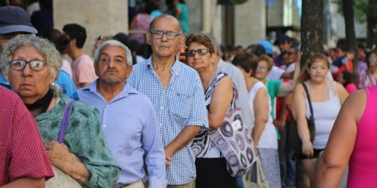 Oficializan el bono de hasta 70 mil pesos a jubilados y pensionados en diciembre