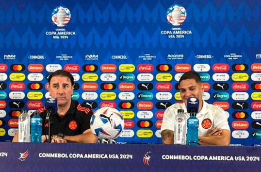 El entrenador Néstor Lorenzo expresó su molestia por la extensión del entretiempo con motivo del show de Shakira