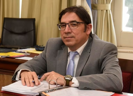 Denuncian al subsecretario de Políticas Universitarias del Gobierno Nacional por falsificar información