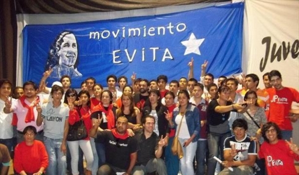 Juventudes de los movimientos sociales piden a Macri una &quot;mesa de diálogo para enfrentar la crisis social&quot;