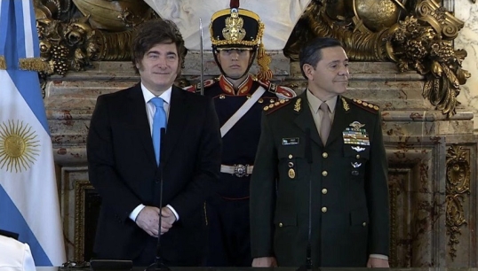 Los militares podrán hacer Uber, Cabify, Rappi, seguridad privada para sumar ingresos
