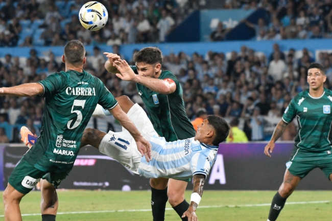 Torneo apertura de la Liga Profesional de Fútbol: Racing venció por 2-0 a Estudiantes de Río Cuarto