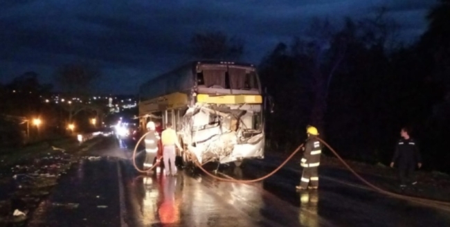 Misiones: Choque entre un colectivo y un camión hay 54 heridos