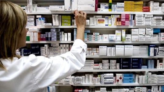 El Gobierno implementa en todo el país de un QR para ver al instante los precios de los medicamentos