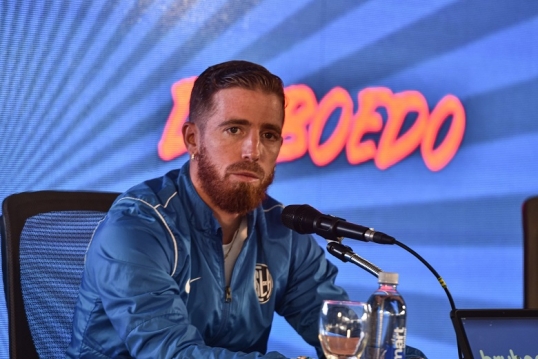 Iker Muniain fue presentado oficialmente como refuerzo de San Lorenzo