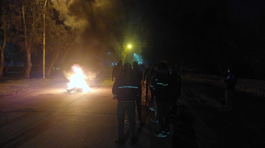 Córdoba: Crece el conflicto en Petroquímica Río Tercero, militarizan la planta y hay 125 despidos
