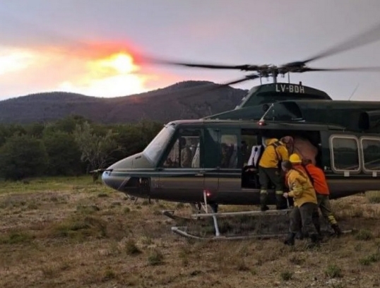 Bariloche: Más de 1400 hectáreas de bosques afectadas por el incendio en lago Los Manzanos