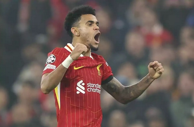 Luis Díaz, fue el único del plantel de Liverpool que no estuvo en la despedida de Diogo Jota