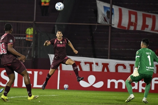 Copa Libertadores grupo G: Lanús superó a Liga Deportiva Universitaria de Quito