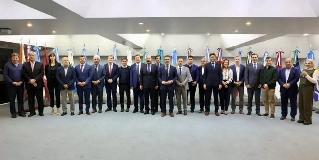 Gobernadores reclaman por la caída de la recaudación y piden acelerar obras públicas
