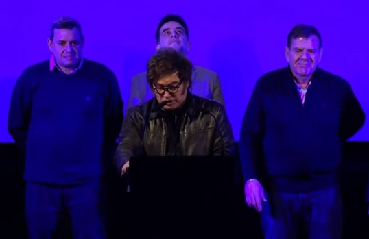Javier Milei calificó al gobernador Kicillof como “comunista enano”