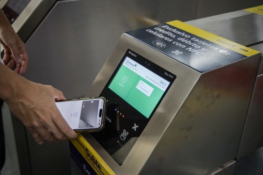Jorge Macri destacó el nuevo sistema de pago en el subte en la ciudad de Buenos Aires